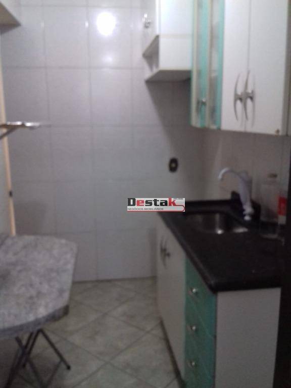 Apartamento à venda com 2 quartos, 50m² - Foto 4