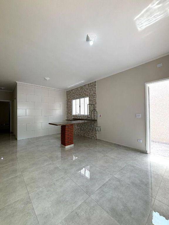 Casa à venda com 2 quartos, 62m² - Foto 17