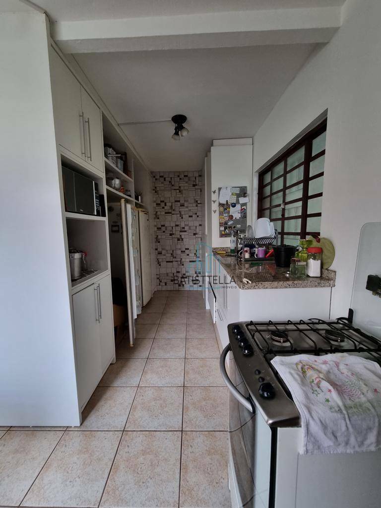 Casa à venda com 3 quartos, 75m² - Foto 5