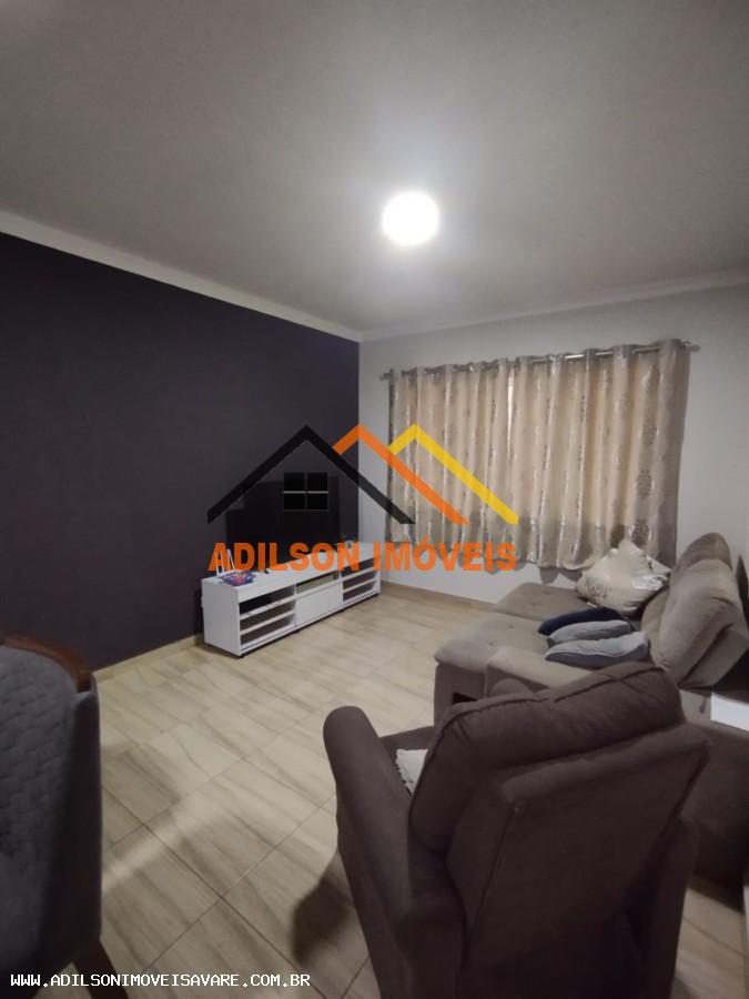 Casa à venda com 2 quartos, 159m² - Foto 2