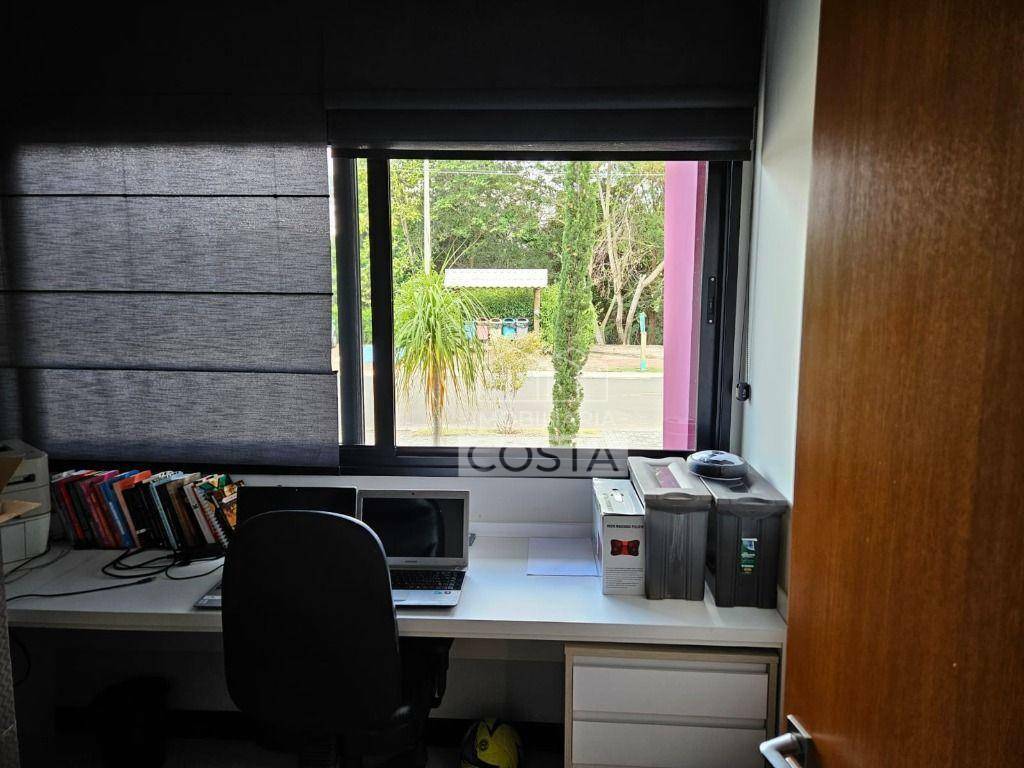 Casa de Condomínio à venda com 3 quartos, 215m² - Foto 4