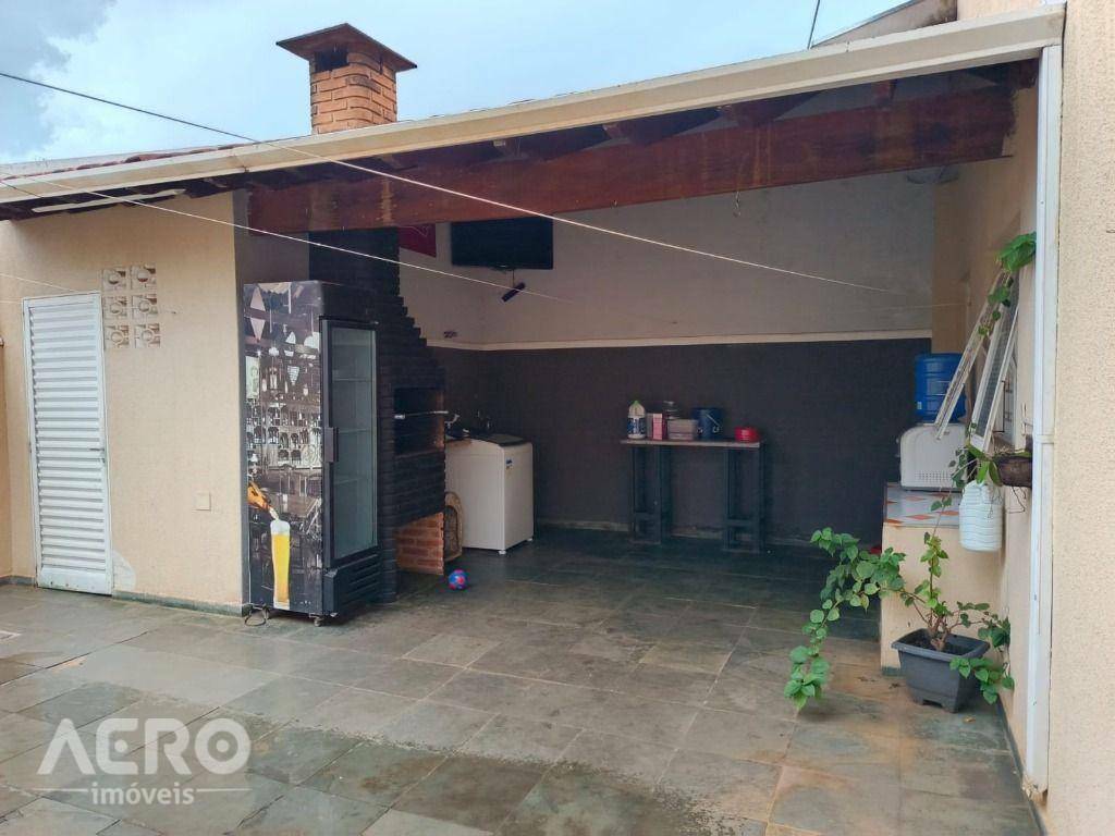 Casa à venda com 4 quartos, 184m² - Foto 15