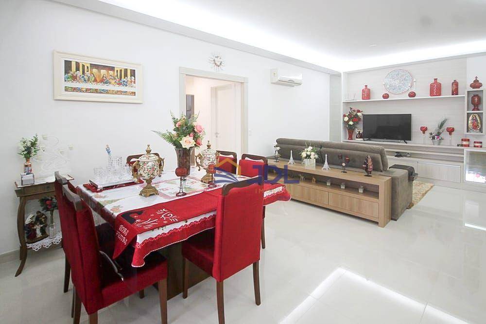 Apartamento à venda com 4 quartos, 193m² - Foto 1