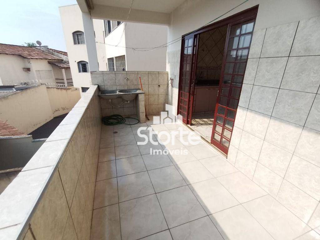 Casa à venda com 6 quartos, 380m² - Foto 21