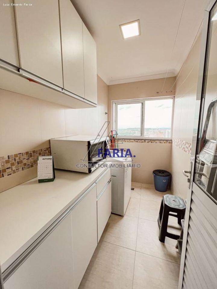 Apartamento à venda com 4 quartos, 213m² - Foto 18