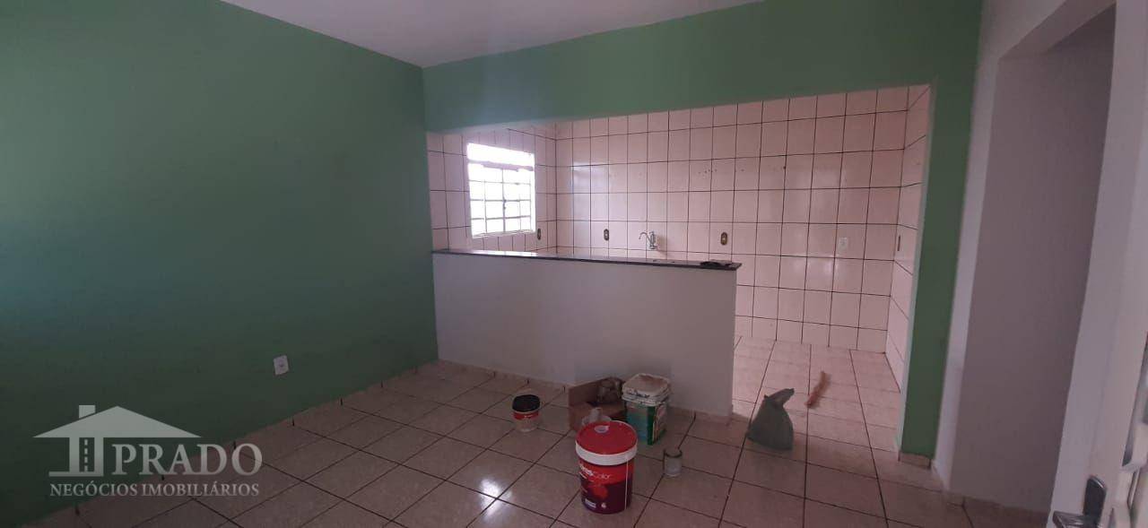 Casa à venda com 4 quartos, 160m² - Foto 13