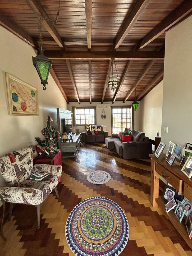 Casa à venda com 3 quartos, 338m² - Foto 7