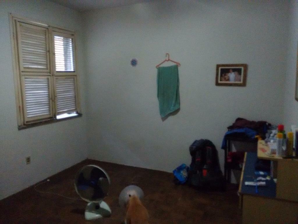 Casa à venda com 6 quartos, 290m² - Foto 17