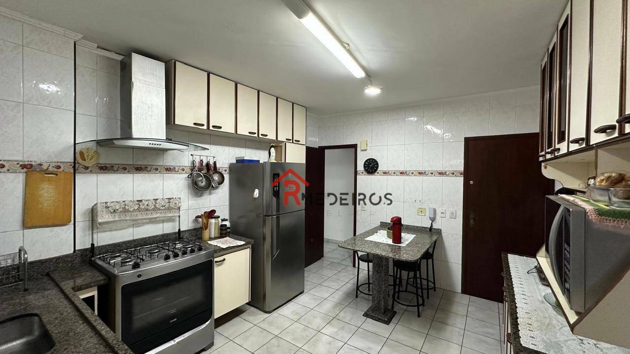 Apartamento à venda com 3 quartos, 124m² - Foto 9