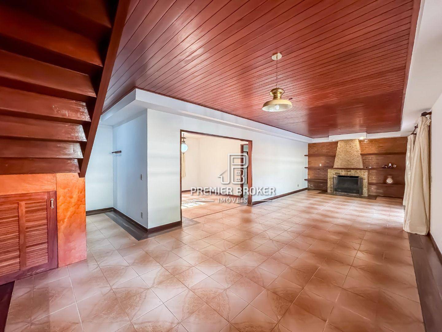 Casa de Condomínio à venda com 4 quartos, 250m² - Foto 4