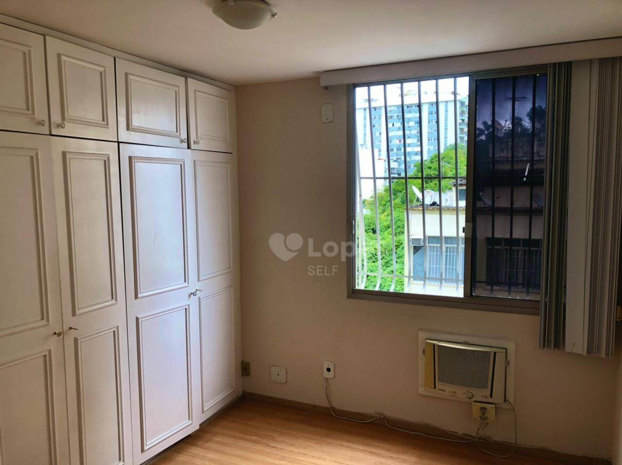 Apartamento à venda com 3 quartos, 90m² - Foto 4