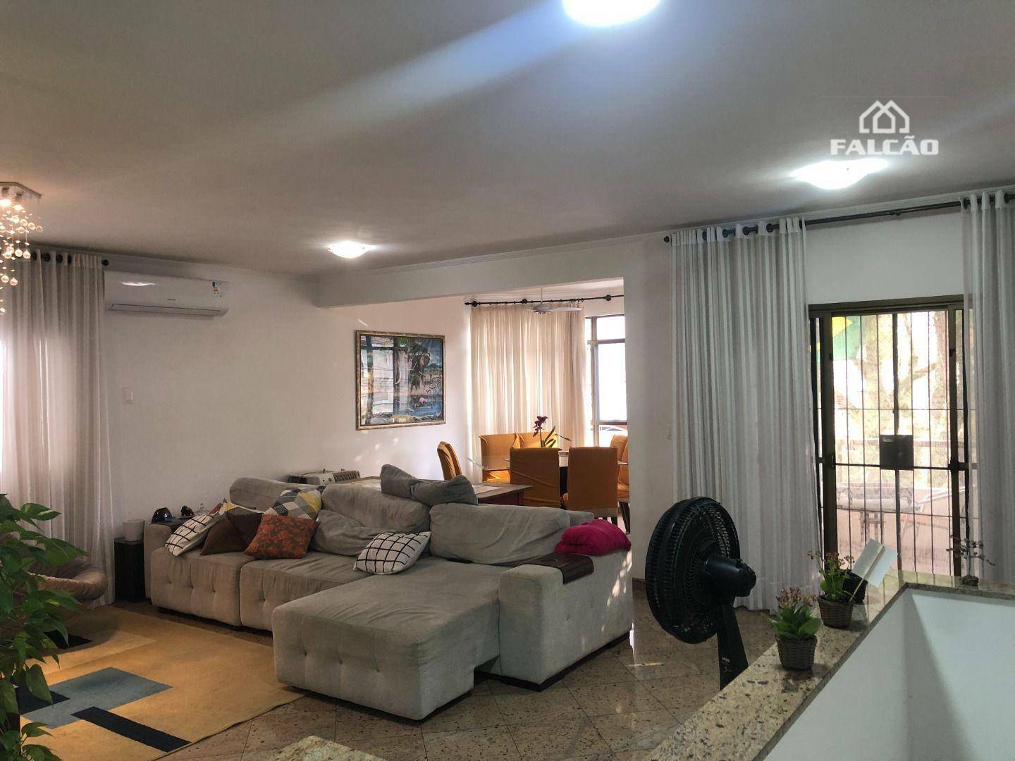 Casa à venda com 4 quartos, 180m² - Foto 2