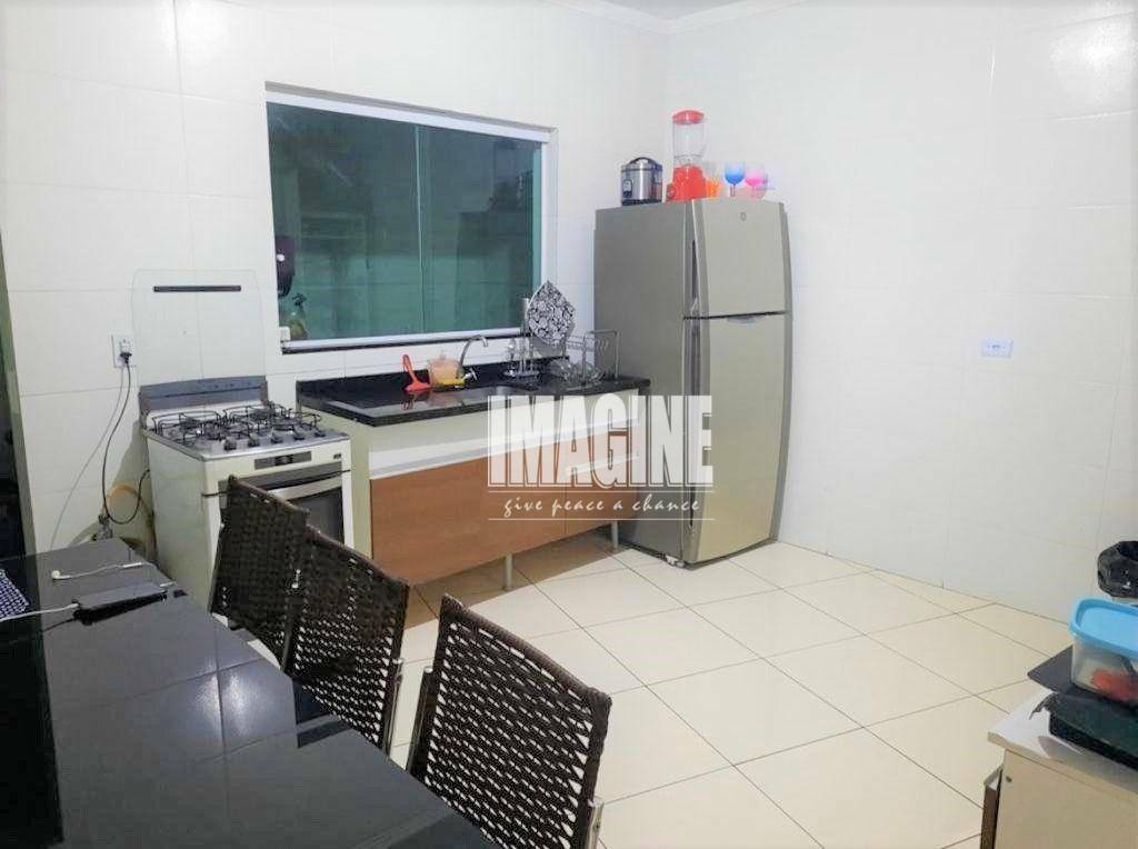 Sobrado à venda com 3 quartos, 120m² - Foto 4