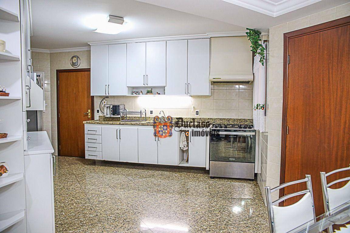 Apartamento à venda com 3 quartos, 207m² - Foto 14