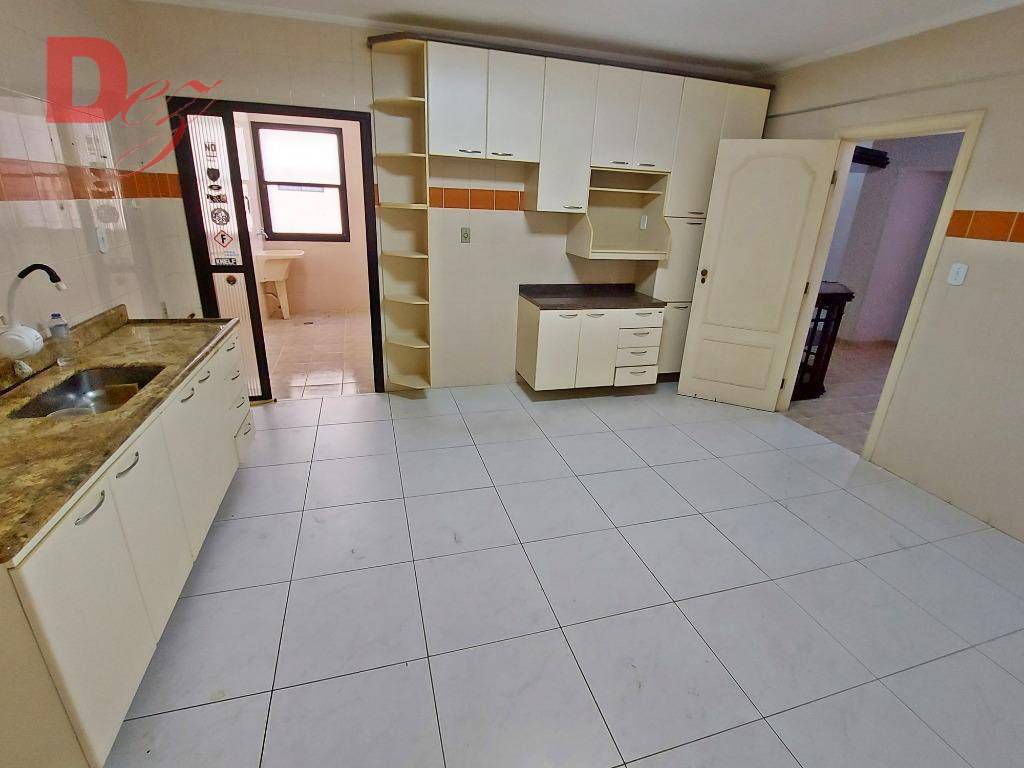 Apartamento à venda com 3 quartos, 158m² - Foto 6