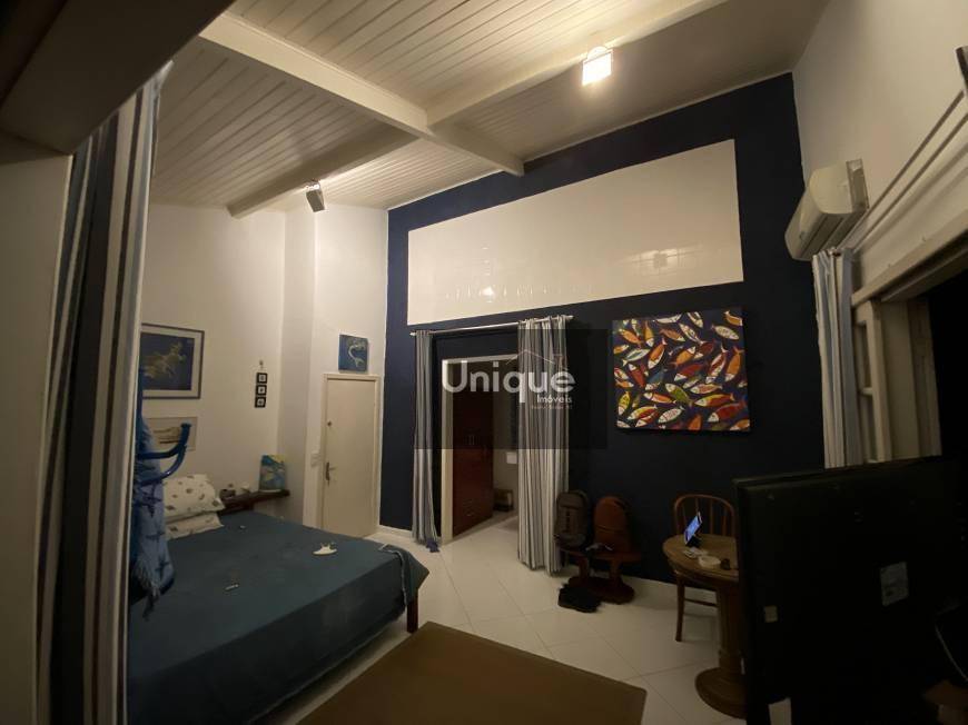 Casa à venda com 4 quartos, 300m² - Foto 18