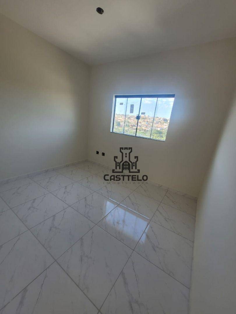 Casa à venda com 2 quartos, 83m² - Foto 6