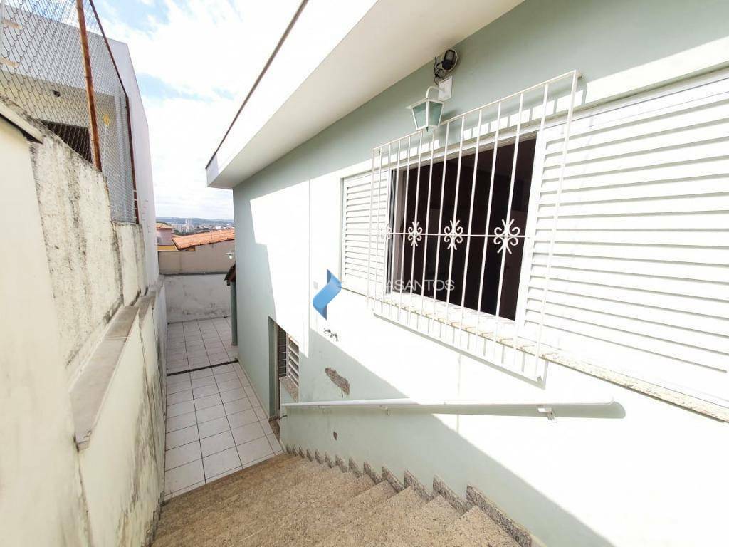 Casa para alugar com 4 quartos, 340m² - Foto 30