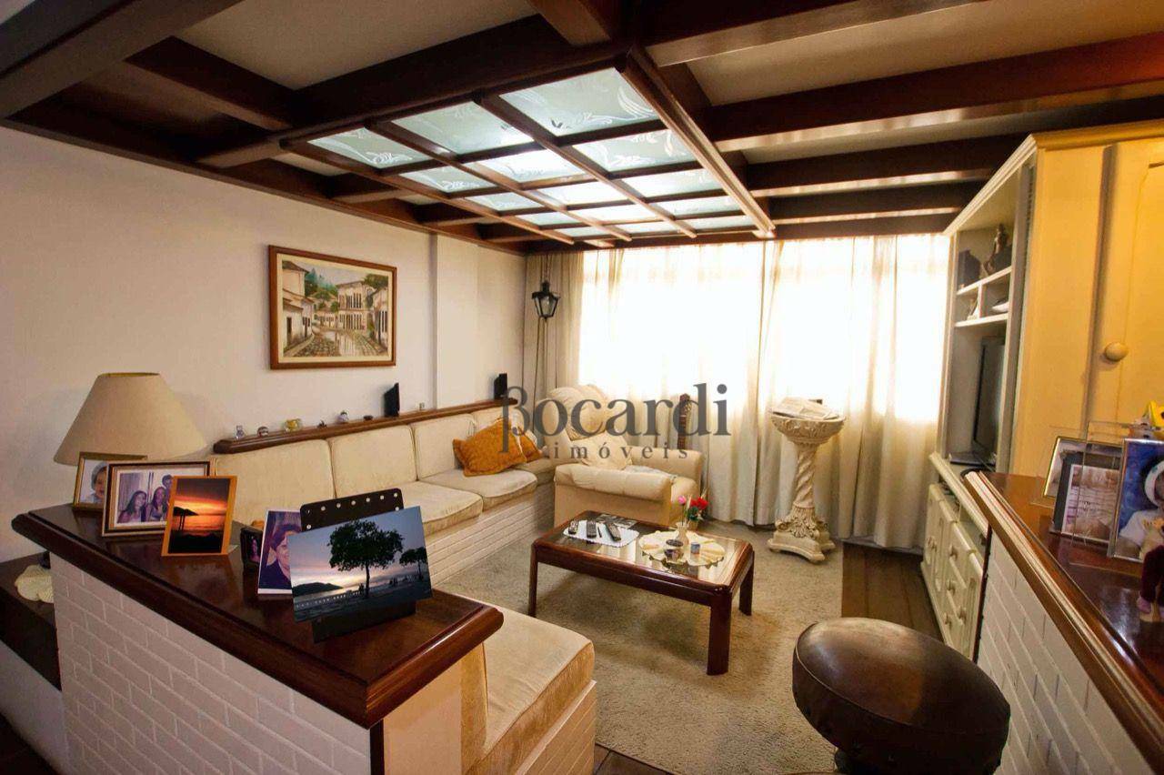 Apartamento à venda com 3 quartos, 132m² - Foto 1