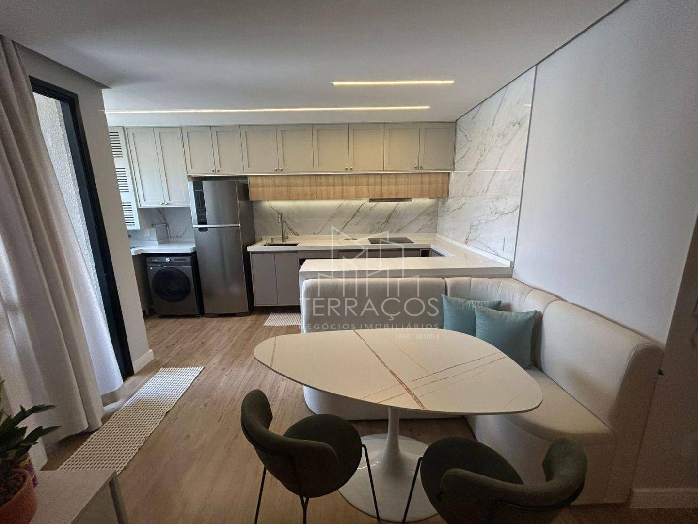 Apartamento à venda com 2 quartos, 69m² - Foto 1