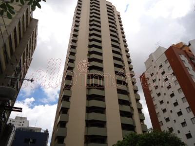 Apartamento para alugar com 3 quartos, 150m² - Foto 11