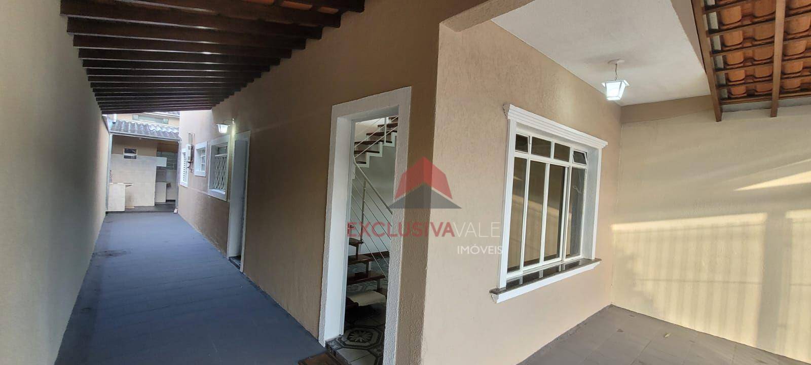 Casa à venda com 4 quartos, 180m² - Foto 1