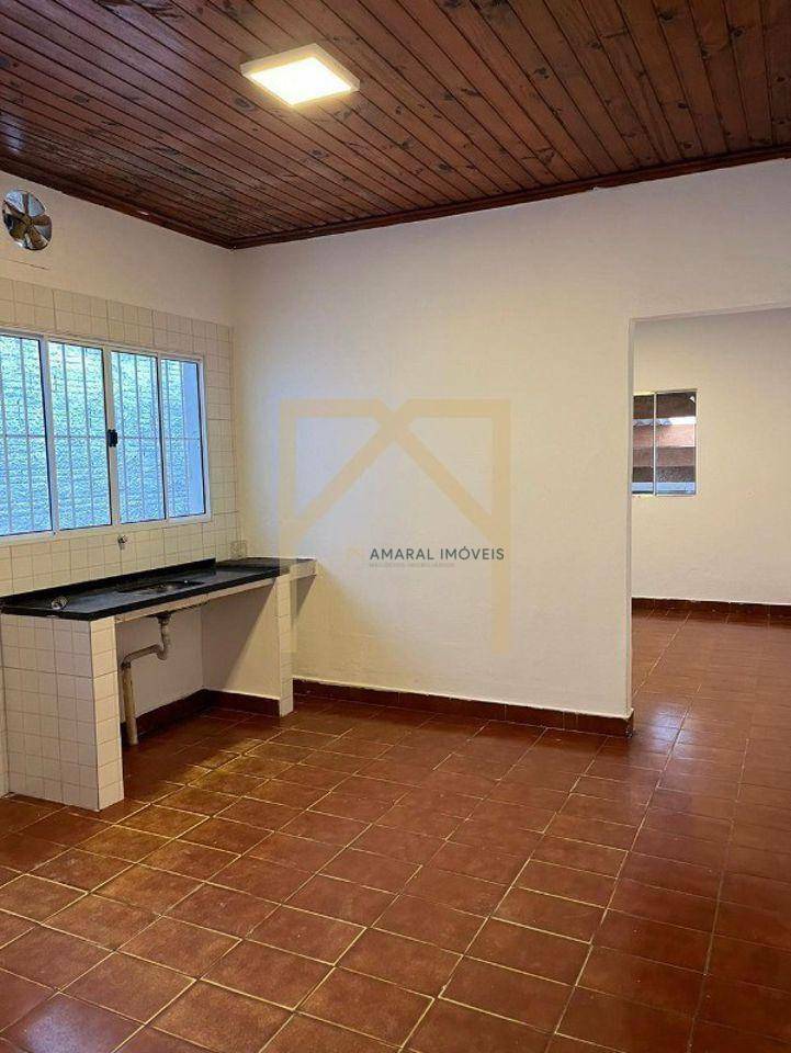 Casa à venda com 1 quarto, 100m² - Foto 11