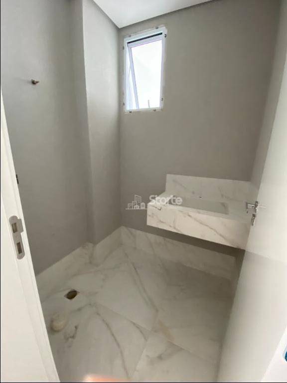 Apartamento à venda com 3 quartos, 188m² - Foto 28