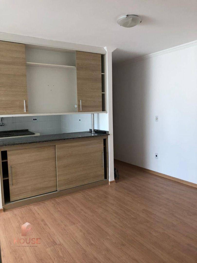 Apartamento à venda com 3 quartos, 70m² - Foto 4