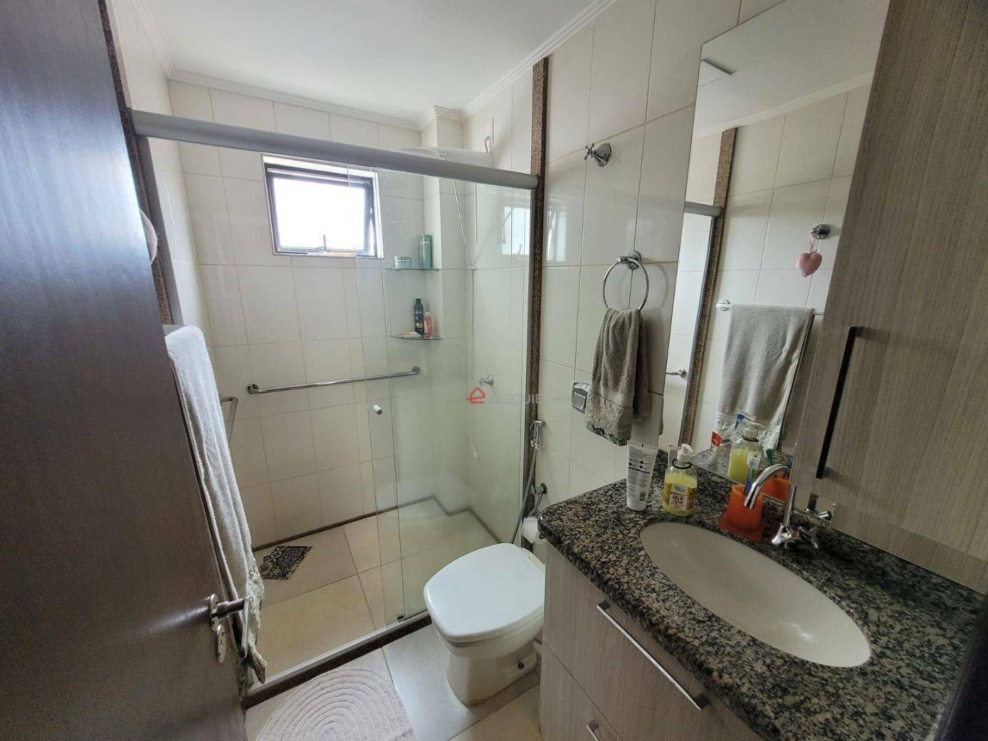 Apartamento à venda com 3 quartos, 121m² - Foto 4