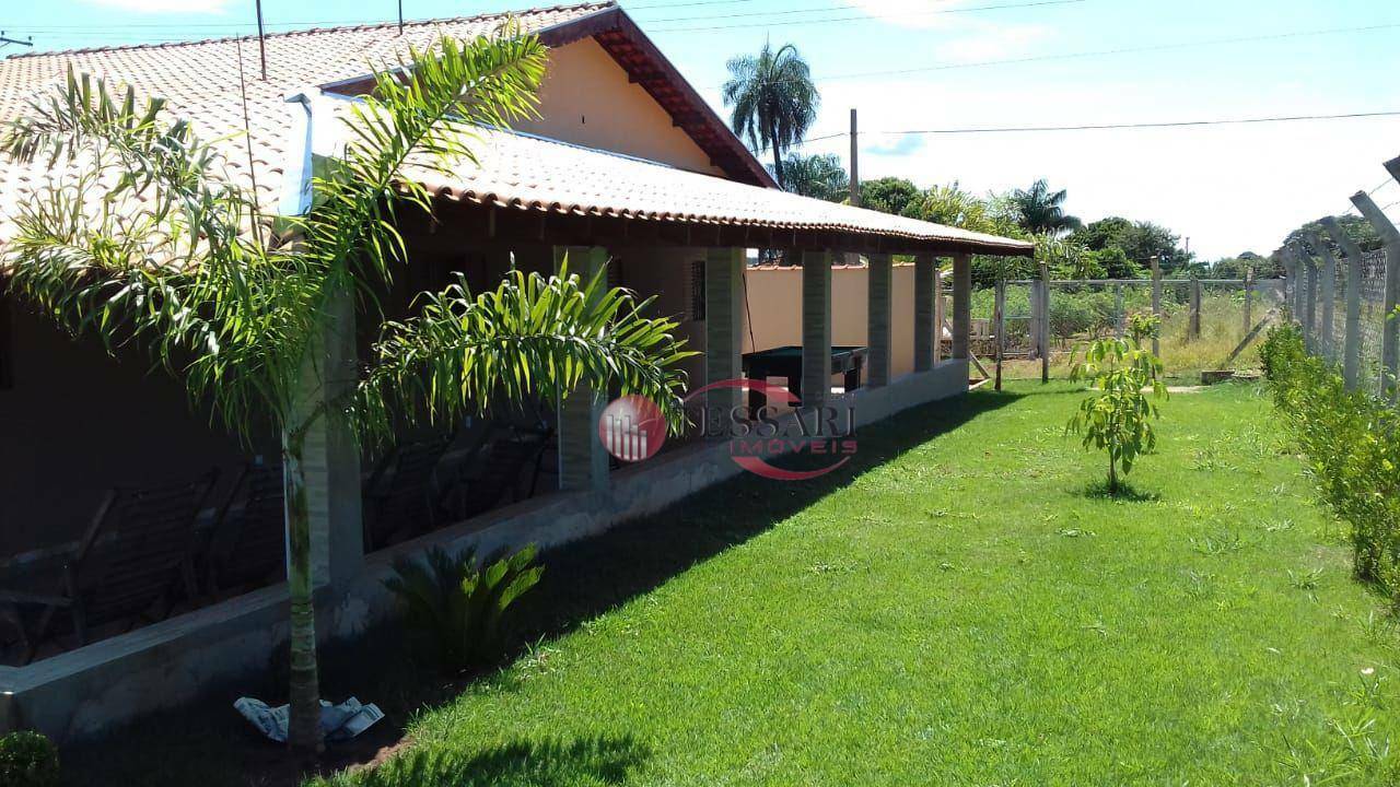 Chácara à venda com 3 quartos, 1400M2 - Foto 1