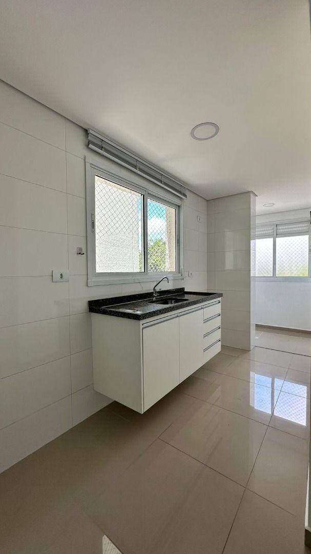 Apartamento à venda com 2 quartos, 69m² - Foto 2