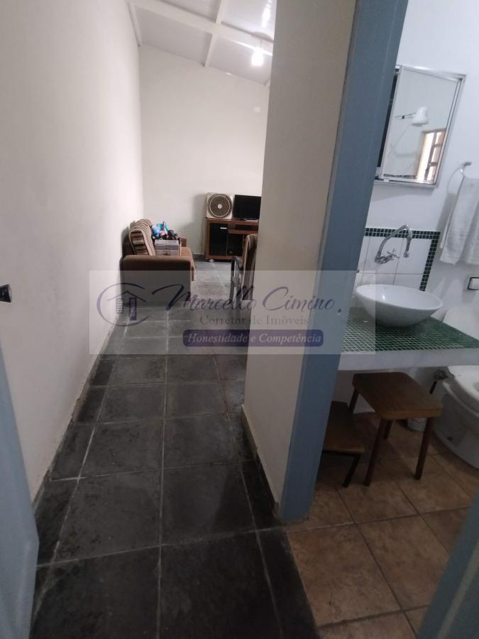 Casa para alugar com 2 quartos, 240m² - Foto 5