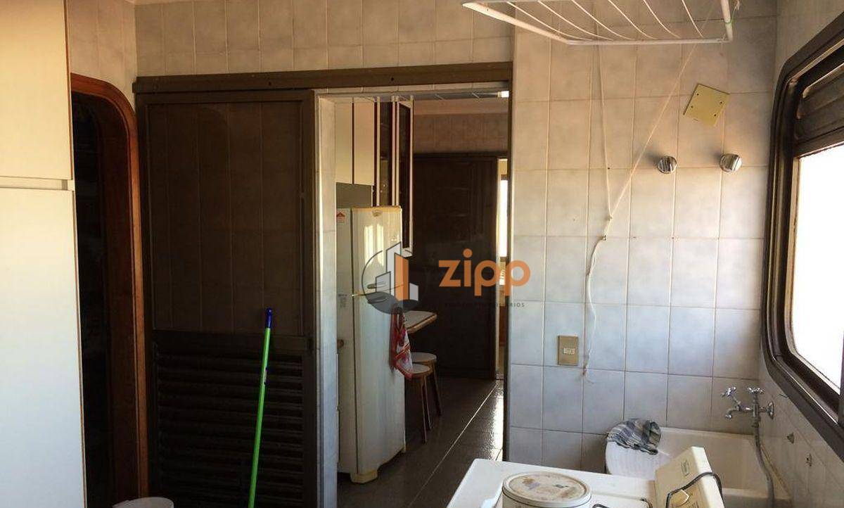 Apartamento à venda com 4 quartos, 211m² - Foto 12