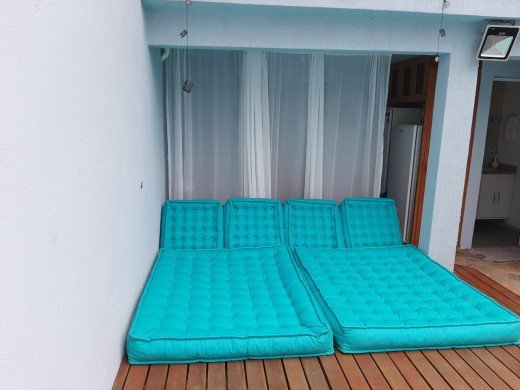 Casa à venda com 4 quartos, 70m² - Foto 2