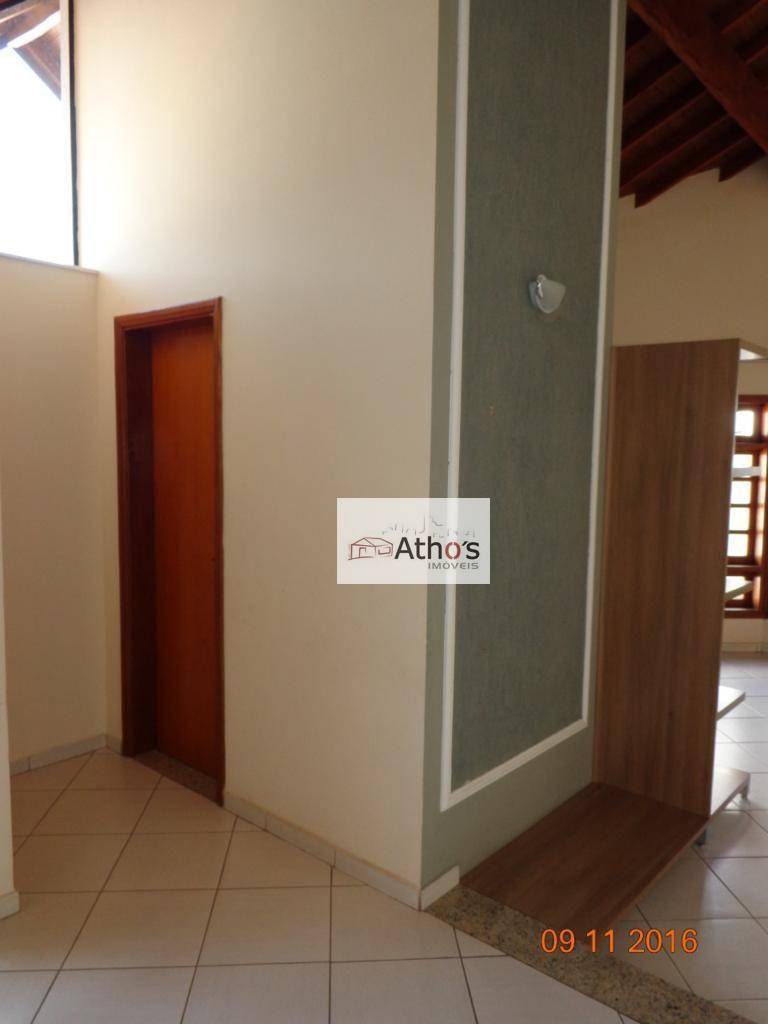 Casa à venda com 3 quartos, 218m² - Foto 15