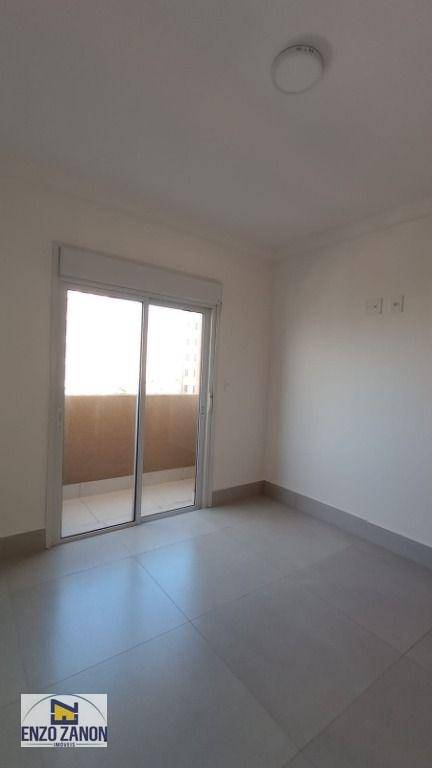 Apartamento para alugar com 2 quartos, 64m² - Foto 13