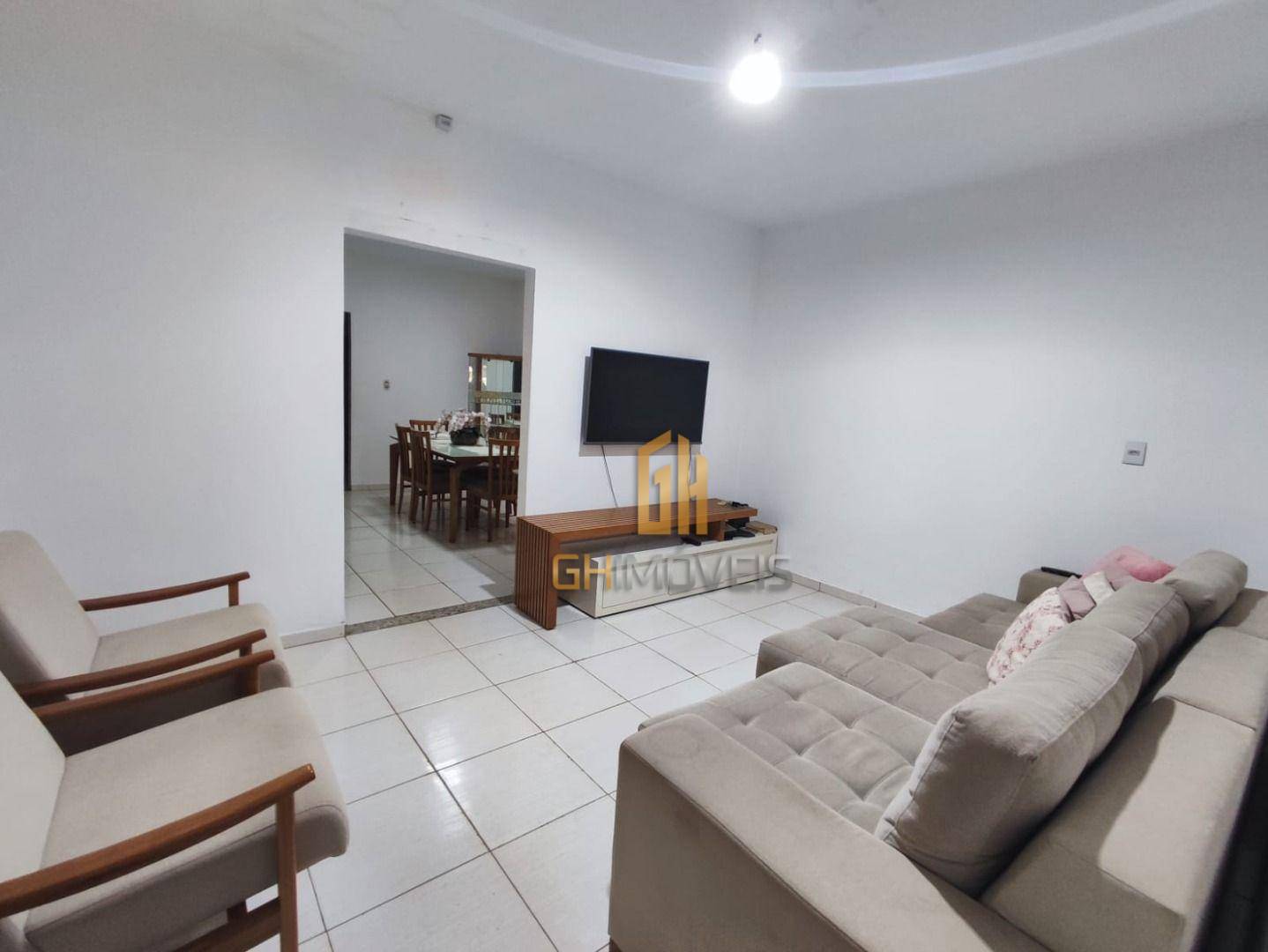 Casa à venda com 2 quartos, 175m² - Foto 1