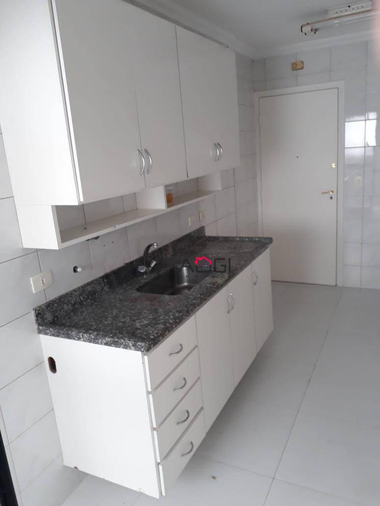 Apartamento para alugar com 2 quartos, 90m² - Foto 13