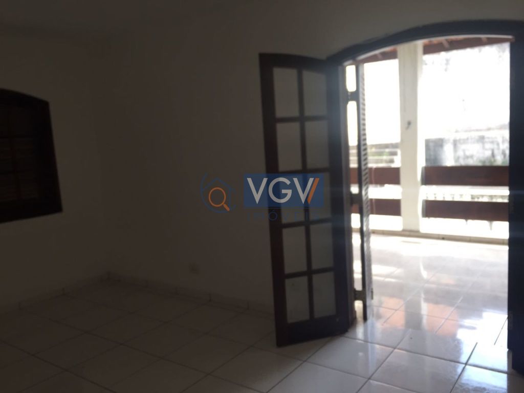 Casa para alugar com 3 quartos, 200m² - Foto 13