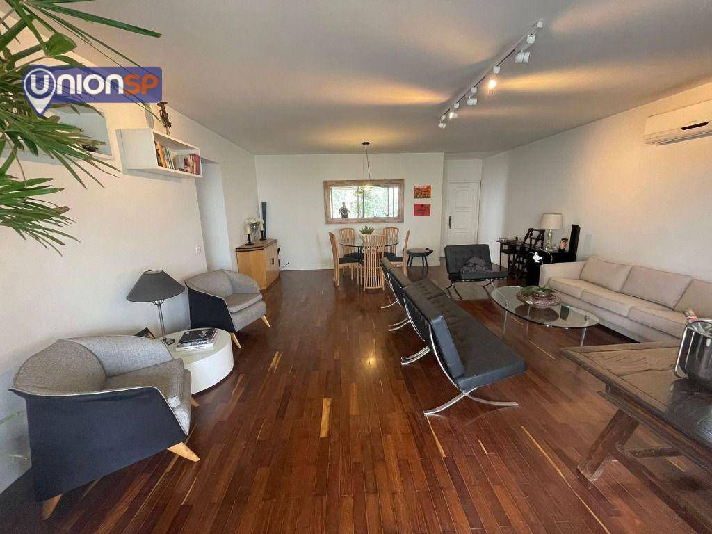 Apartamento à venda com 4 quartos, 210m² - Foto 1