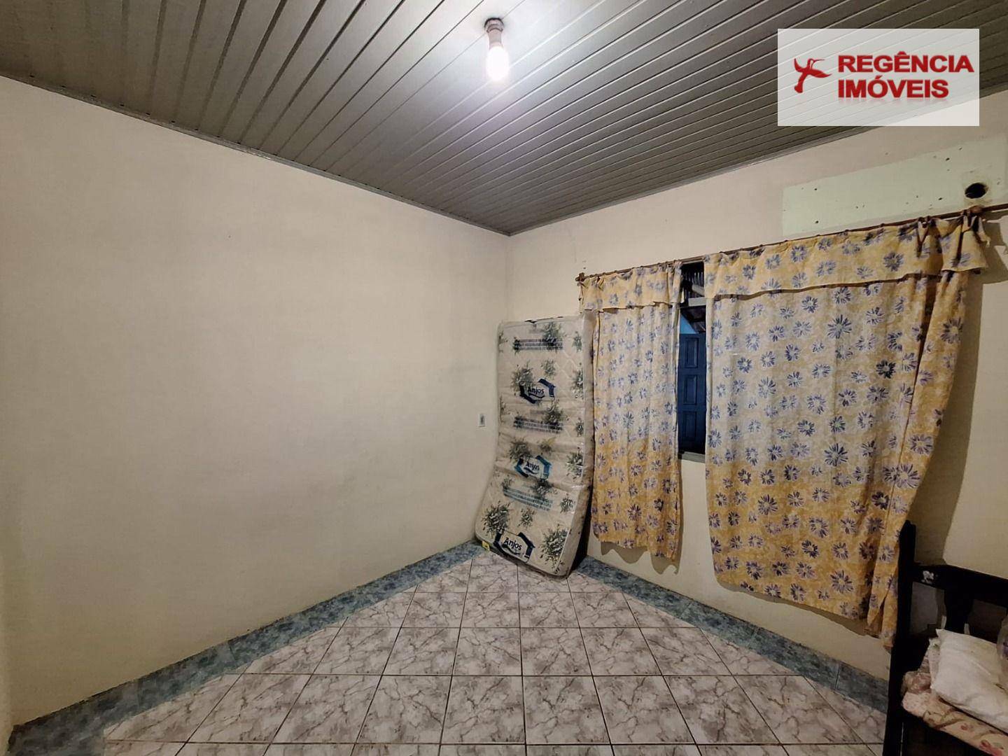 Casa à venda com 7 quartos, 203m² - Foto 9