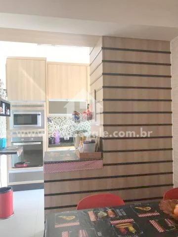 Apartamento à venda com 3 quartos, 80m² - Foto 2