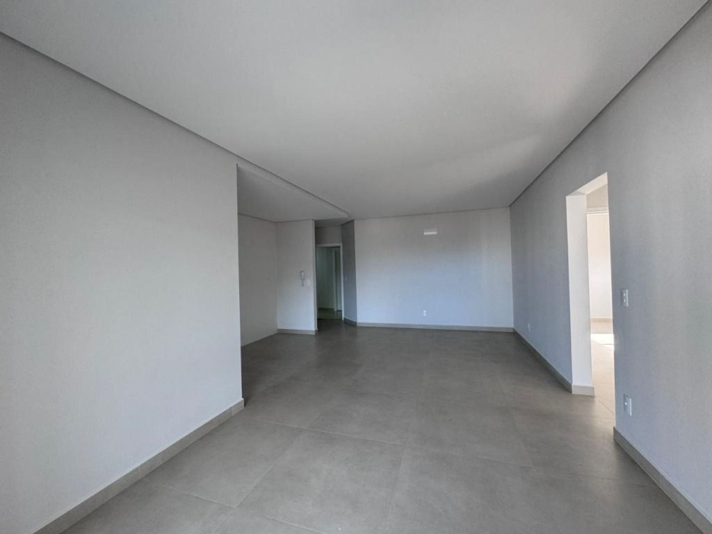 Apartamento à venda com 3 quartos, 10492m² - Foto 8