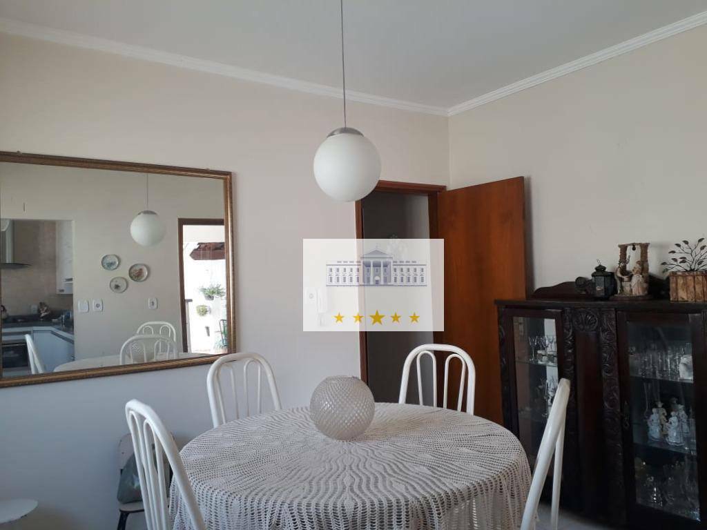 Casa à venda com 3 quartos, 209m² - Foto 18