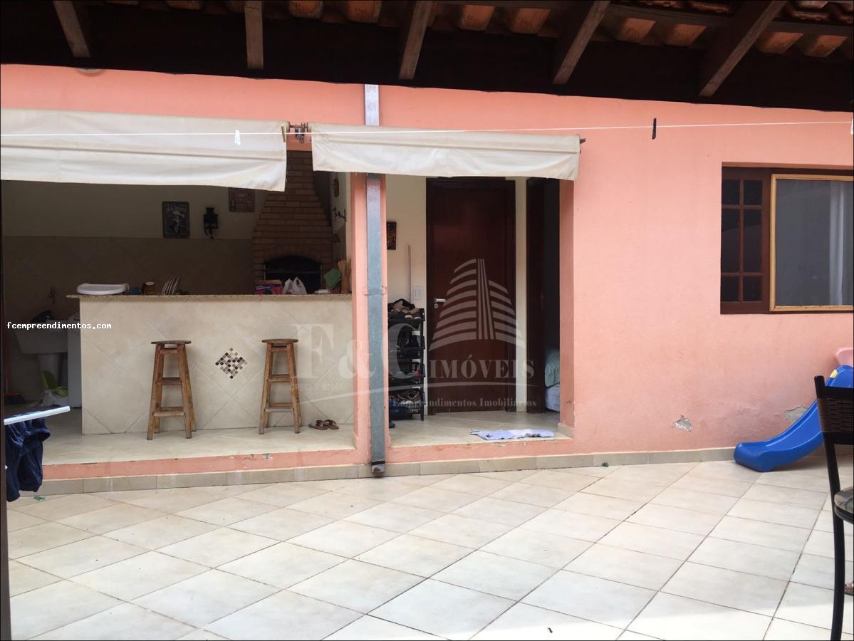 Casa à venda com 3 quartos, 250m² - Foto 25