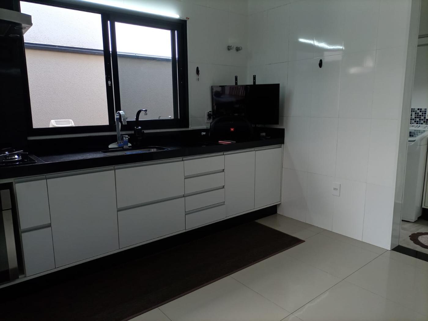 Casa de Condomínio à venda com 3 quartos, 250m² - Foto 5