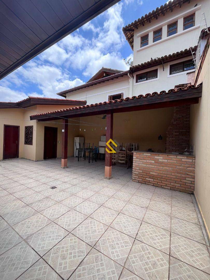 Casa à venda com 3 quartos, 200m² - Foto 25