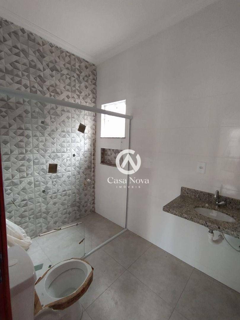 Casa à venda com 2 quartos, 60m² - Foto 4