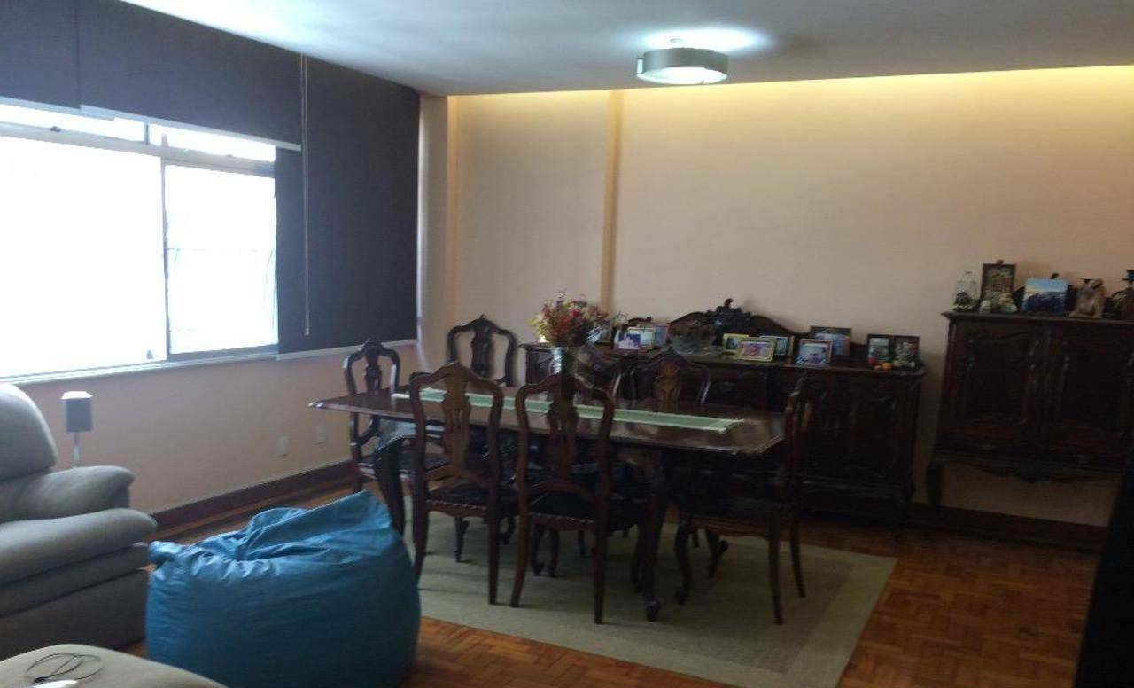 Apartamento à venda com 3 quartos, 225m² - Foto 2